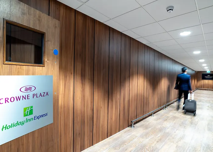 Holiday Inn Express - London Heathrow T4 By Ihg Hillingdon